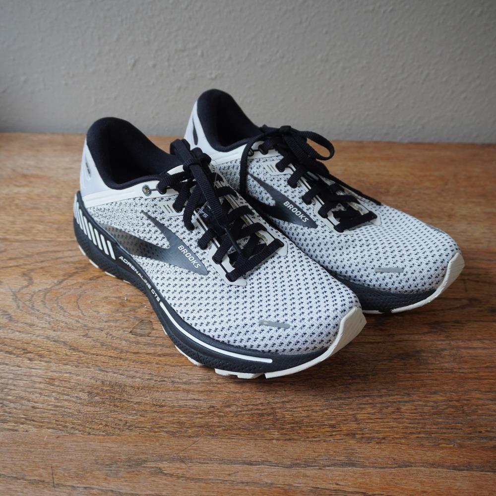Brooks Women's Size 8.5 (40) Adrenaline GTS 22 Running Shoes White Black